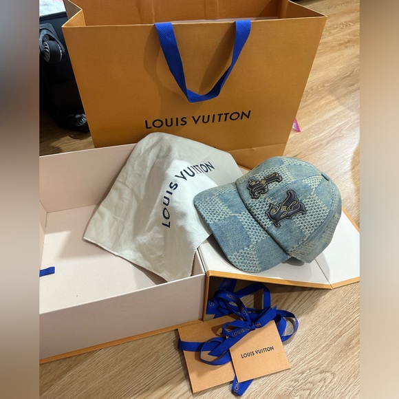 Louis Vuitton cap - Picture 3 of 11